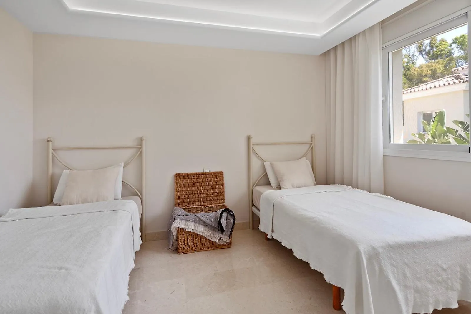 Front Line Beach Luxury Apartment In Heaven Beach Estepona
